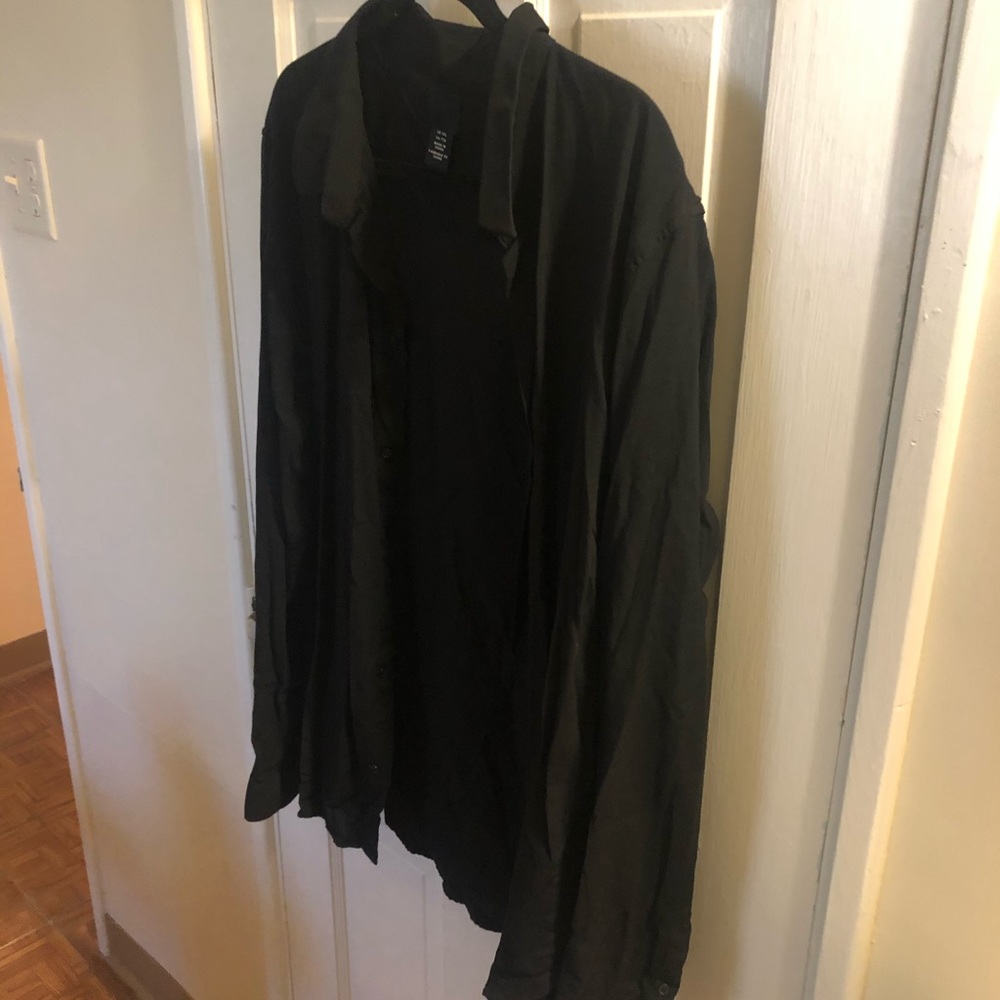 HM button down - Picture 2 of 2